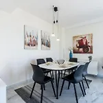89-penthouse With Stunning Views,
